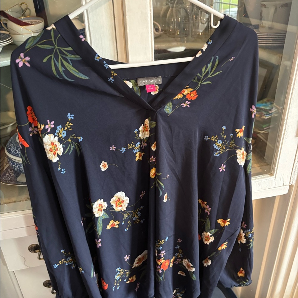 Vince Camuto Navy Floral Top